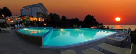 Hotel Pietrenere i Rodi Garganico
