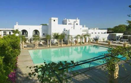 Country resort Masseria Torre Maizza i Apulien, spa coh golf vid havet.